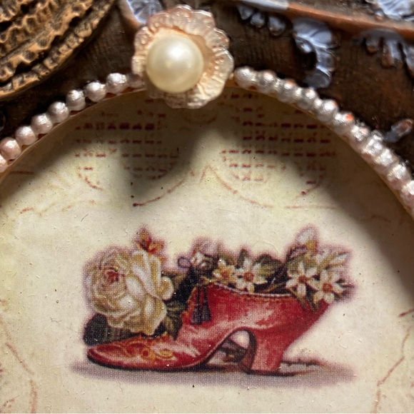 Vintage 90s Victorian outfit theme Resin Picture Frame 3D dress hat fan decor - Picture 11 of 16